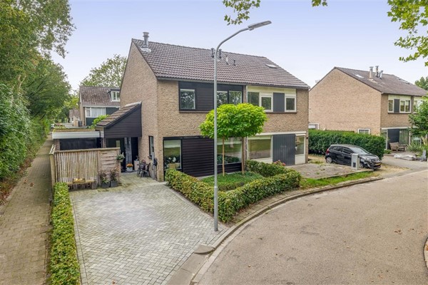 Te koop: Luxe gerenoveerde 2/1 kap met Garage, oprit 5 Slaapkamers en energielabel A !